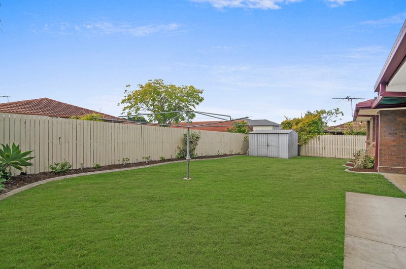 Photo - 5 Macbeth Place, Sunnybank Hills QLD 4109 - Image 13