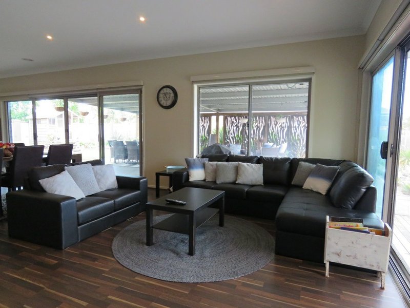 Photo - 5 Magnolia Way, Paynesville VIC 3880 - Image 9