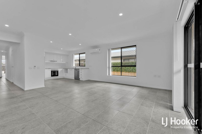 Photo - 5 Maher Place, Gleneagle QLD 4285 - Image 22