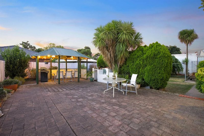 Photo - 5 Mahonia Court, Ferntree Gully VIC 3156 - Image 9