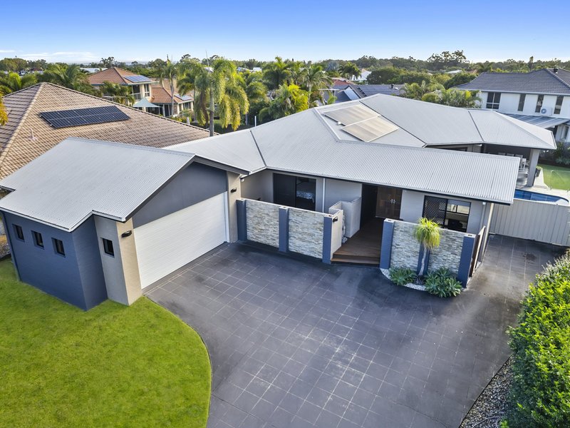 Photo - 5 Mainbrace Court, Banksia Beach QLD 4507 - Image 2