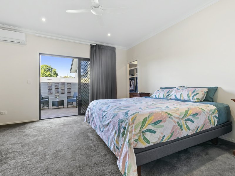 Photo - 5 Mainbrace Court, Banksia Beach QLD 4507 - Image 12