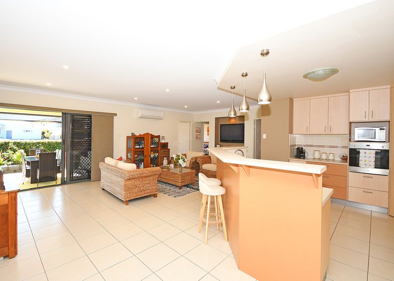 Photo - 5 Majestic Court, Burrum Heads QLD 4659 - Image 3