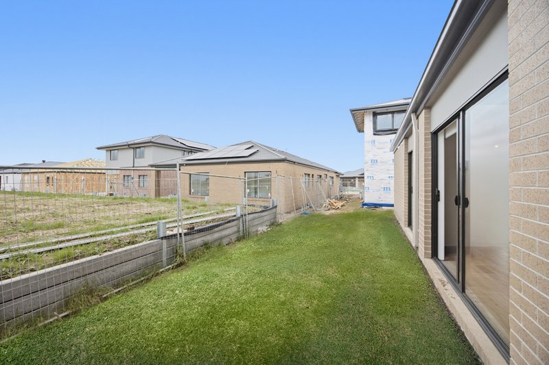 Photo - 5 Majorelle Way, Clyde VIC 3978 - Image 6