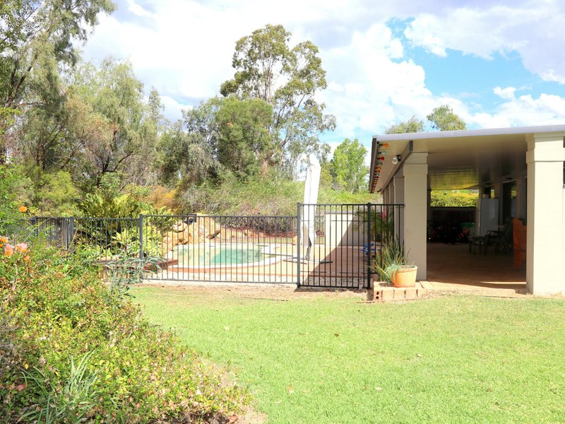 Photo - 5 Malibu Place, Emerald QLD 4720 - Image 7