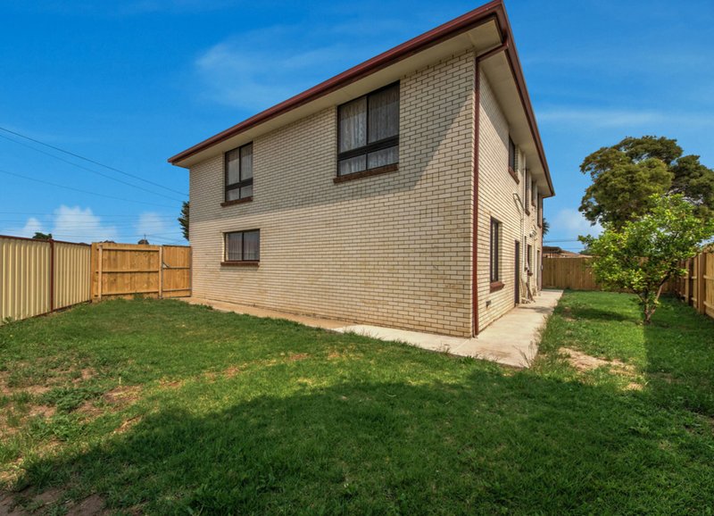 Photo - 5 Mallee Court, Kings Park VIC 3021 - Image 7