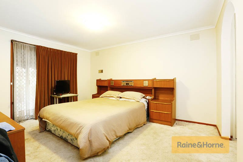 Photo - 5 Manning Avenue, Kurunjang VIC 3337 - Image 5