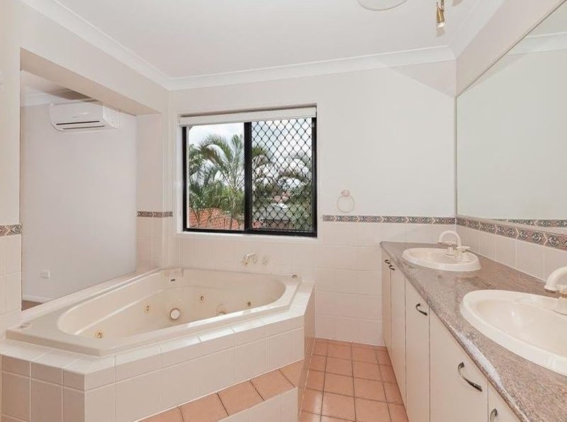 Photo - 5 Manning Court, Murrumba Downs QLD 4503 - Image 13