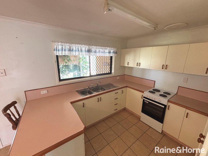 Photo - 5 Mant Street, Kingaroy QLD 4610 - Image 3