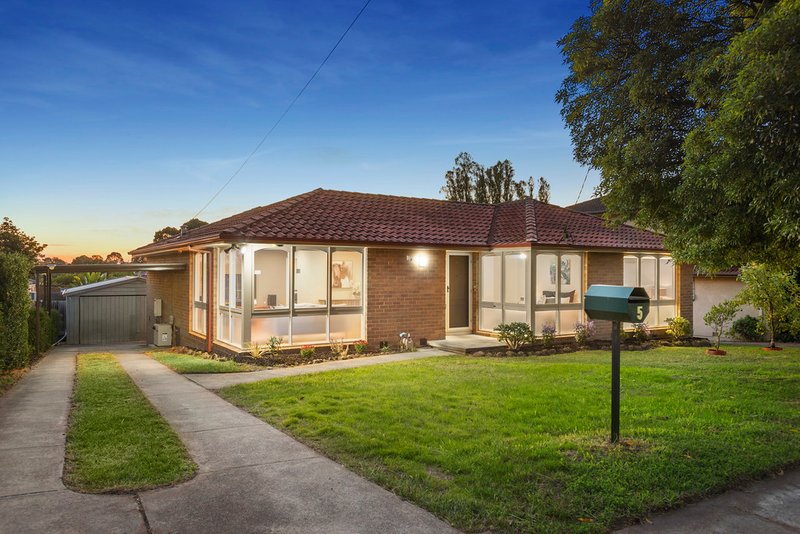 5 Mantova Drive, Wheelers Hill VIC 3150