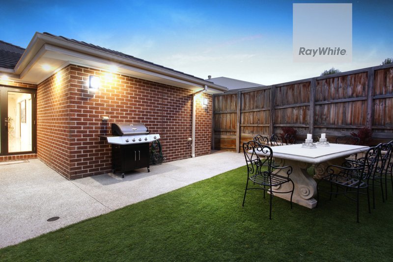 Photo - 5 Mantua Drive, Greenvale VIC 3059 - Image 22