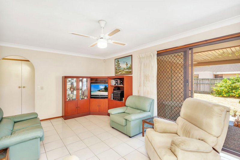 Photo - 5 Maple Court, Burleigh Waters QLD 4220 - Image 6