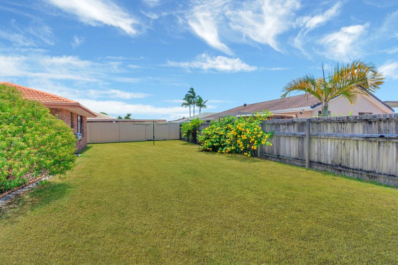 Photo - 5 Maple Court, Burleigh Waters QLD 4220 - Image 8