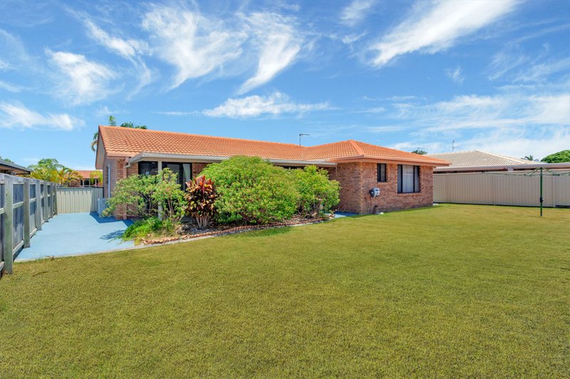 Photo - 5 Maple Court, Burleigh Waters QLD 4220 - Image 9