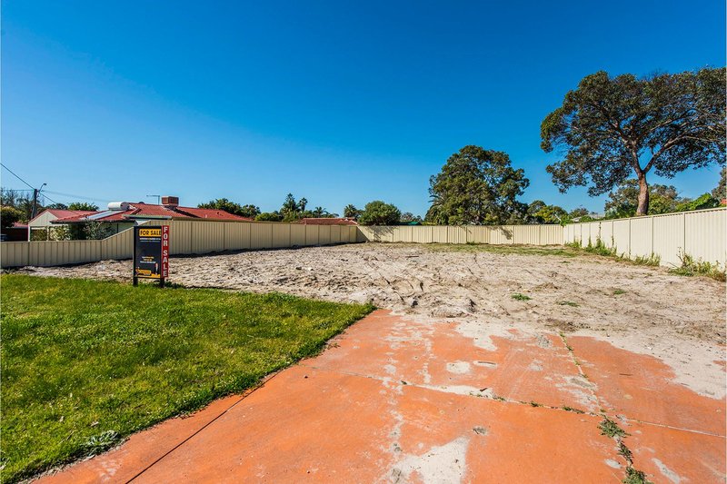 Photo - 5 Marden Rd , Thornlie WA 6108 - Image 12