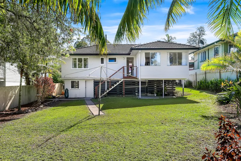 Photo - 5 Marford Street, Chermside West QLD 4032 - Image 11