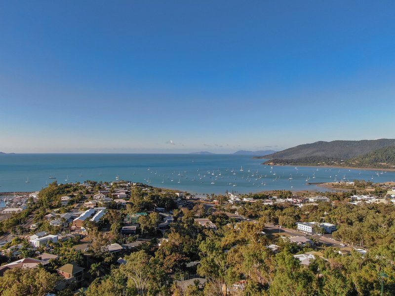 Photo - 5 Marina View Court, Airlie Beach QLD 4802 - Image 2