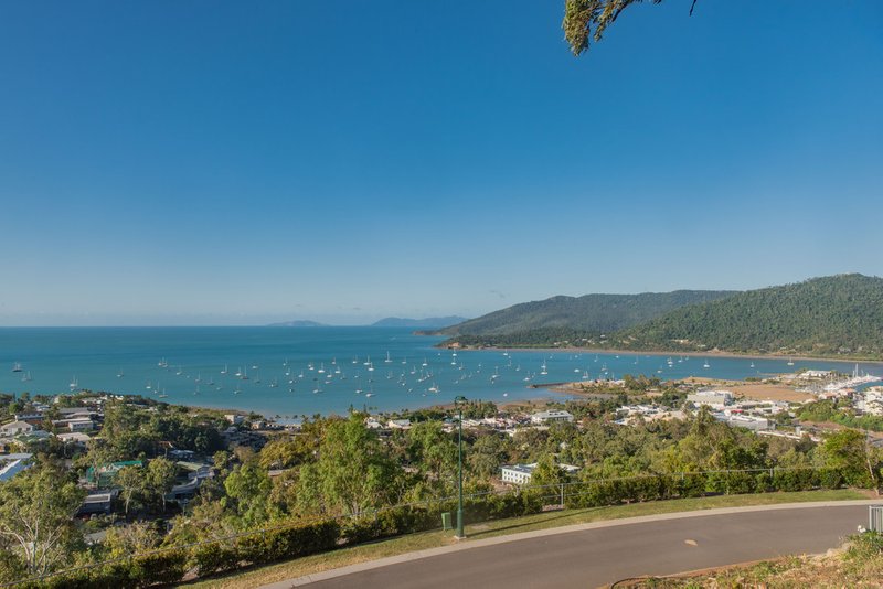 Photo - 5 Marina View Court, Airlie Beach QLD 4802 - Image 3