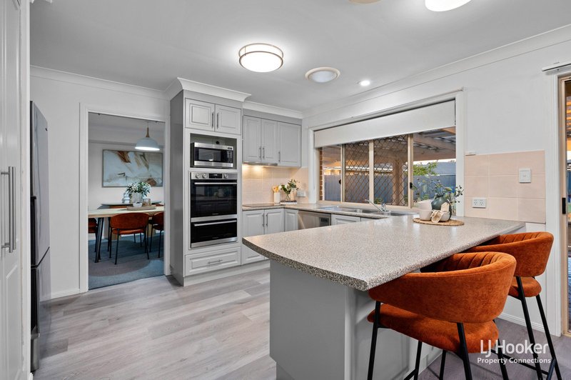 Photo - 5 Marlock Close, Bridgeman Downs QLD 4035 - Image 2