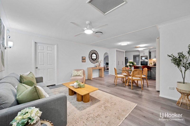 Photo - 5 Marlock Close, Bridgeman Downs QLD 4035 - Image 4