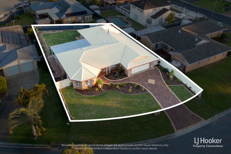 Photo - 5 Marlock Close, Bridgeman Downs QLD 4035 - Image 17