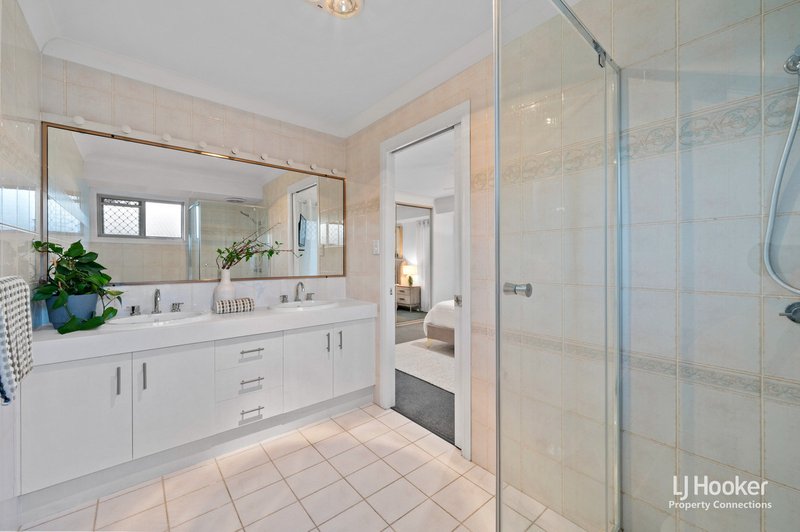 Photo - 5 Marlock Close, Bridgeman Downs QLD 4035 - Image 21