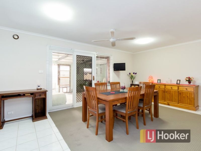 Photo - 5 Marnie Drive, Cranbourne West VIC 3977 - Image 3