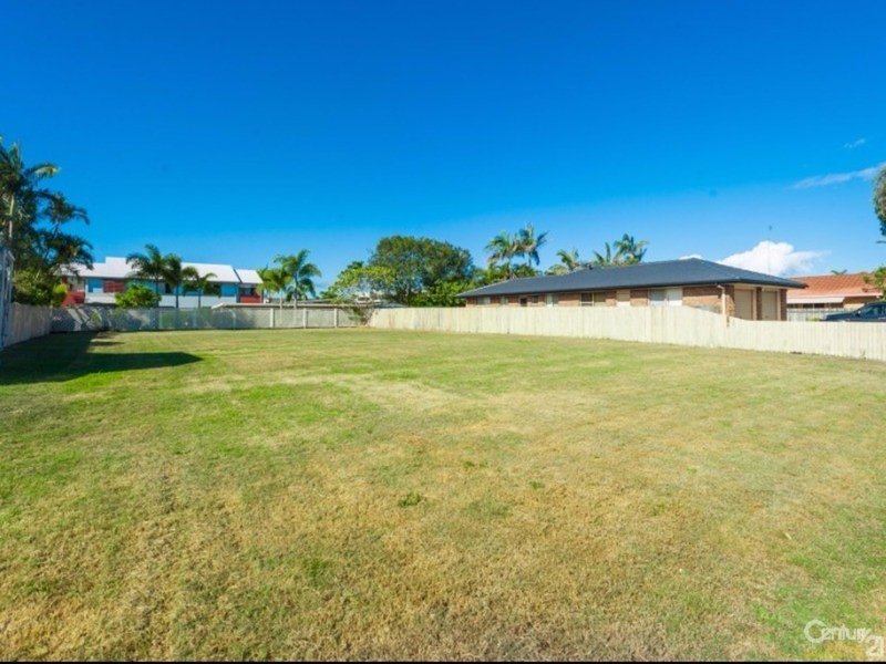 Photo - 5 Maroochy Waters Drive, Maroochydore QLD 4558 - Image 2