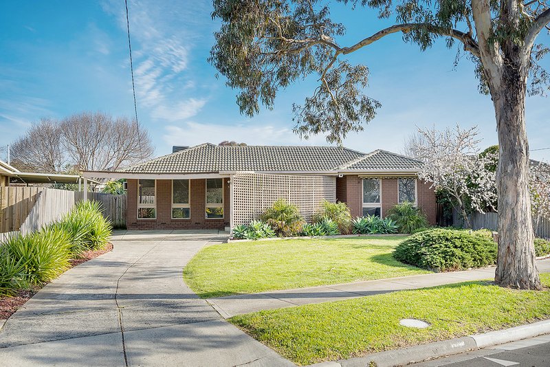 Photo - 5 Martha Court, Craigieburn VIC 3064 - Image 2