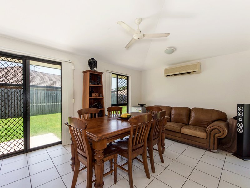 Photo - 5 Martin Place, Redbank Plains QLD 4301 - Image 4