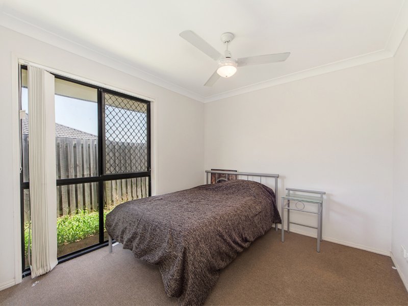 Photo - 5 Martin Place, Redbank Plains QLD 4301 - Image 10