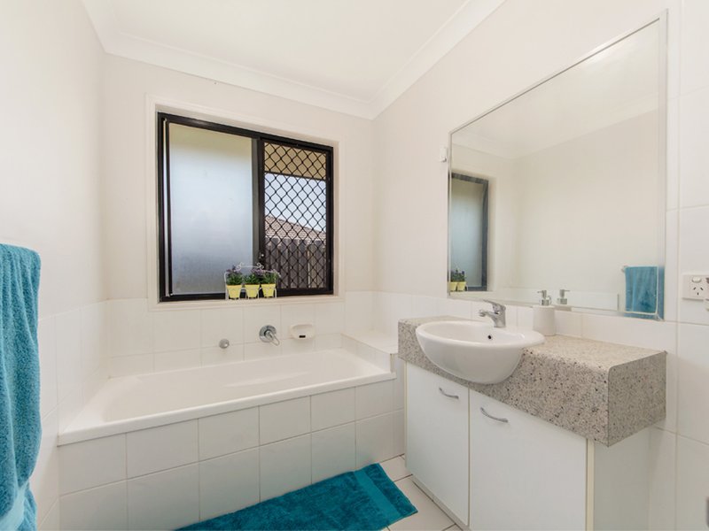 Photo - 5 Martin Place, Redbank Plains QLD 4301 - Image 11