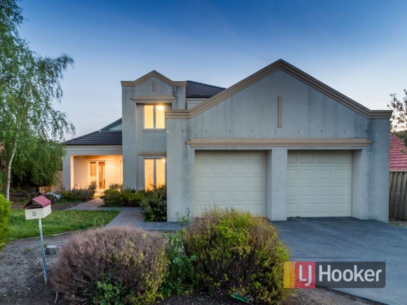 5 Mathoura Court, Berwick VIC 3806