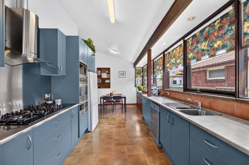 Photo - 5 Matthews Square, Ingleburn NSW 2565 - Image 5