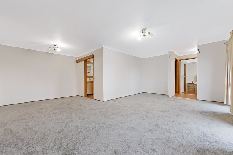 Photo - 5 Maxwell Court, Noble Park VIC 3174 - Image 2