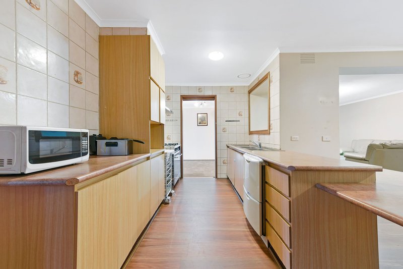 Photo - 5 Maxwell Court, Noble Park VIC 3174 - Image 5