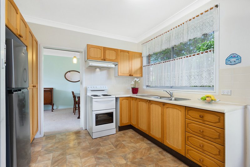 Photo - 5 Maxwelton Place, Narraweena NSW 2099 - Image 4