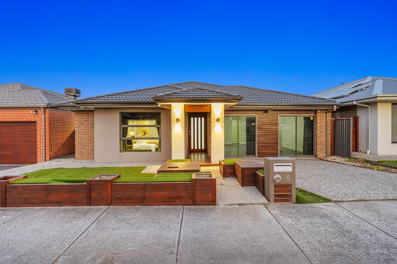 5 Mcallister Drive, Cranbourne East VIC 3977