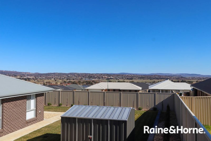 Photo - 5 Mcgillan Drive, Kelso NSW 2795 - Image 3