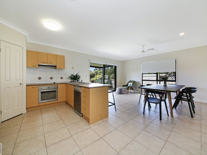 Photo - 5 Mcintyre Ct , Mudgeeraba QLD 4213 - Image 3