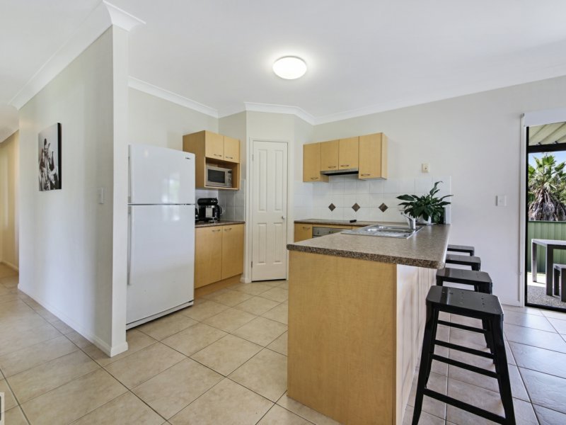 Photo - 5 Mcintyre Ct , Mudgeeraba QLD 4213 - Image 5