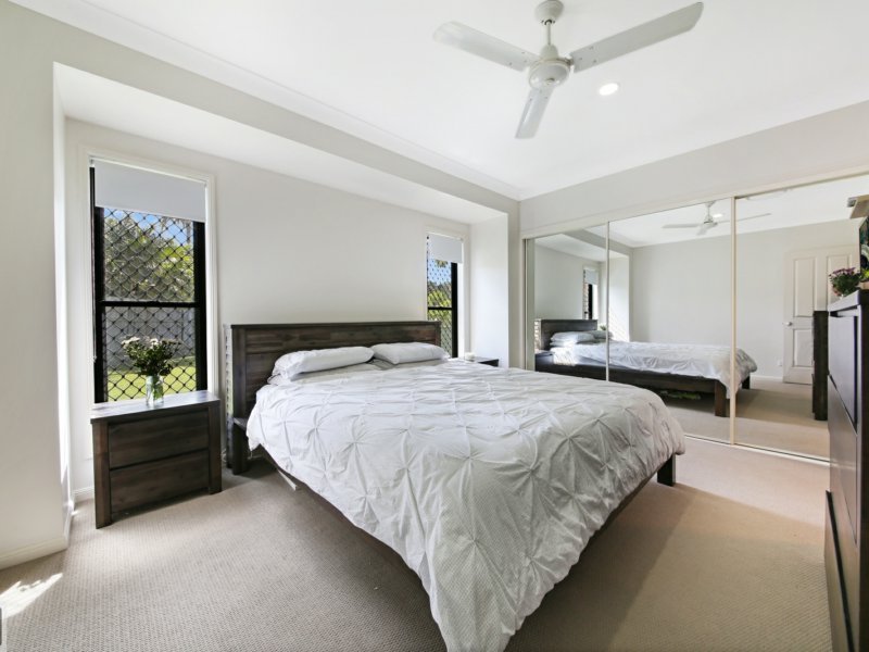 Photo - 5 Mcintyre Ct , Mudgeeraba QLD 4213 - Image 7