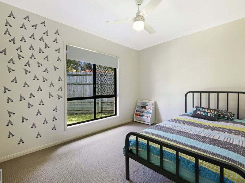 Photo - 5 Mcintyre Ct , Mudgeeraba QLD 4213 - Image 9