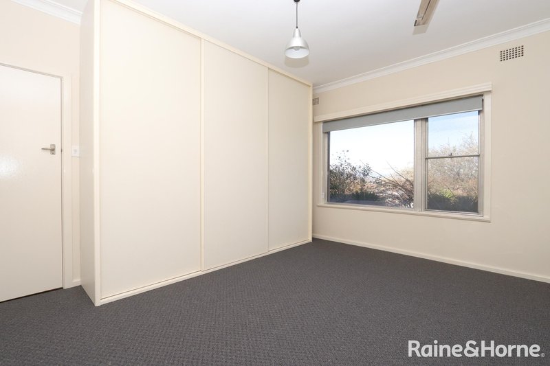 Photo - 5 Mckell Street, Bathurst NSW 2795 - Image 10