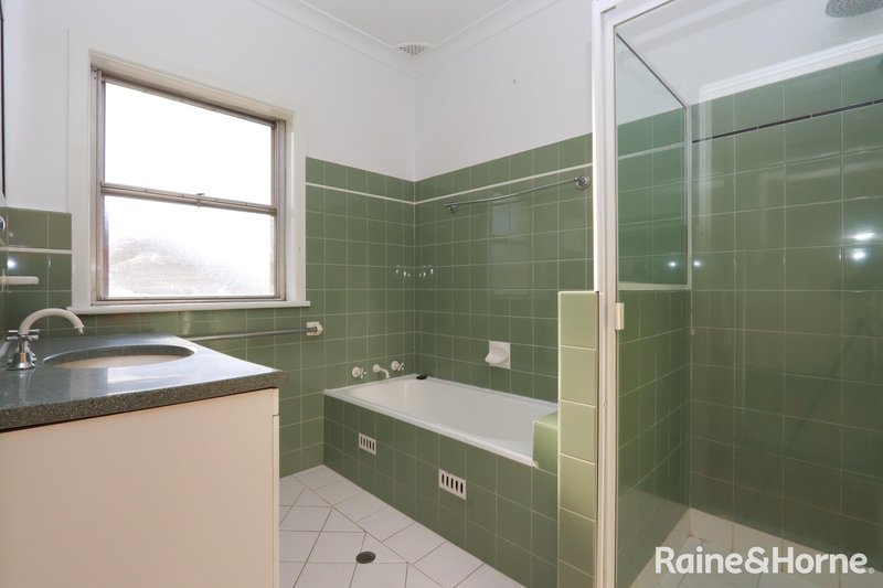 Photo - 5 Mckell Street, Bathurst NSW 2795 - Image 12
