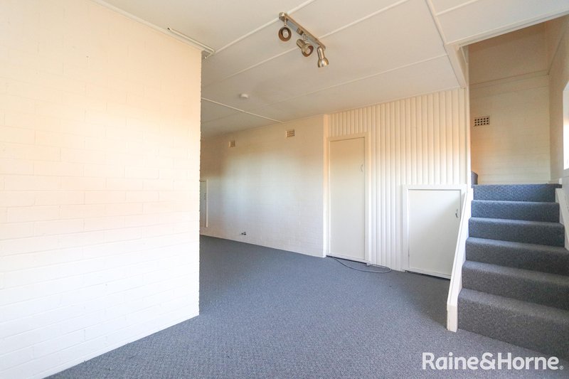 Photo - 5 Mckell Street, Bathurst NSW 2795 - Image 13