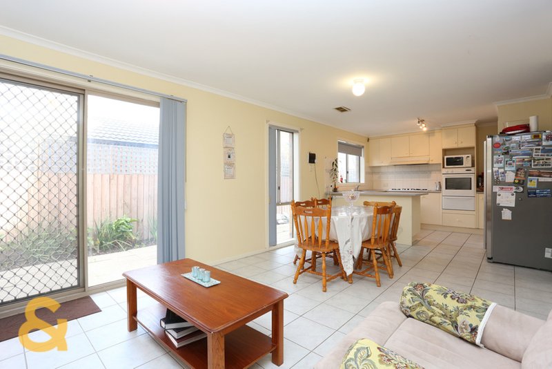 Photo - 5 Mckenzie Crescent, Roxburgh Park VIC 3064 - Image 5