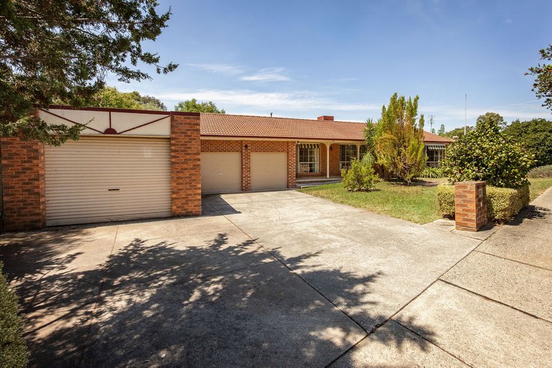 Photo - 5 Mcmahon Place, Wodonga VIC 3690 - Image 2