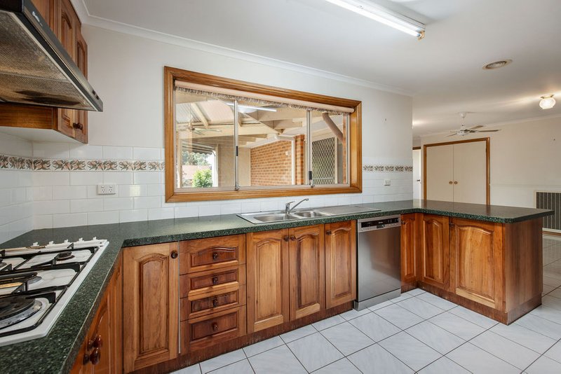 Photo - 5 Mcmahon Place, Wodonga VIC 3690 - Image 6