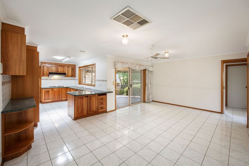 Photo - 5 Mcmahon Place, Wodonga VIC 3690 - Image 8